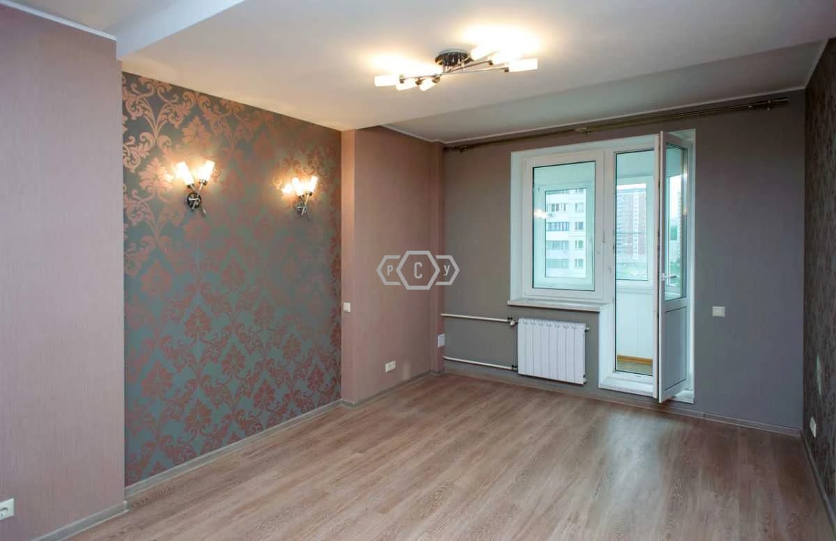 Repair in a new building image